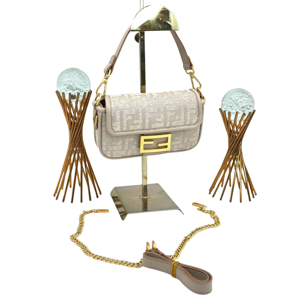 FENDİ BAGUETTE Mini Çanta
