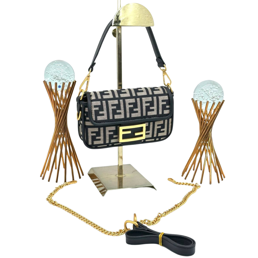 FENDİ BAGUETTE Mini Çanta